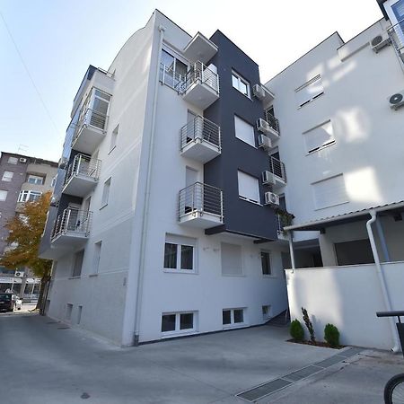 Apartment Sinisa With Garage Nowy Sad Zewnętrze zdjęcie