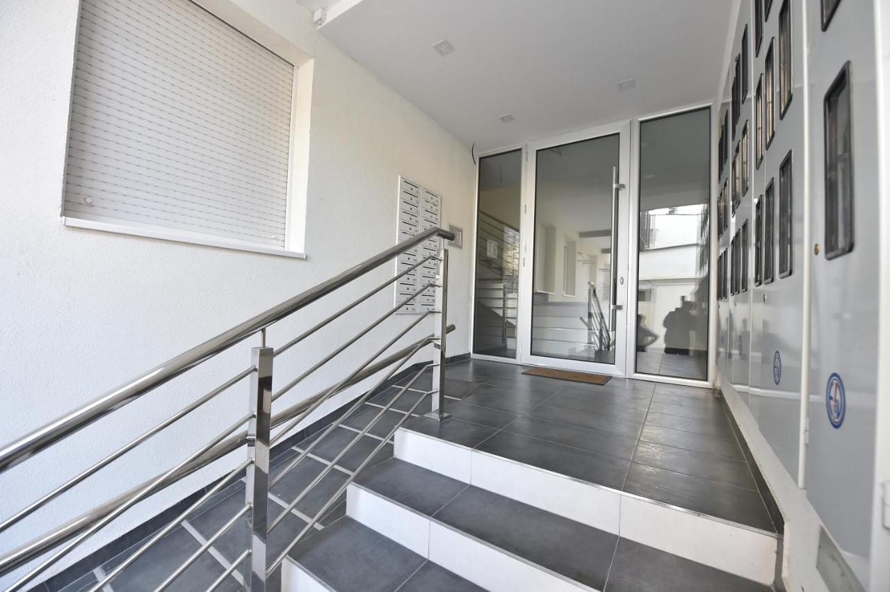 Apartment Sinisa With Garage Nowy Sad Zewnętrze zdjęcie